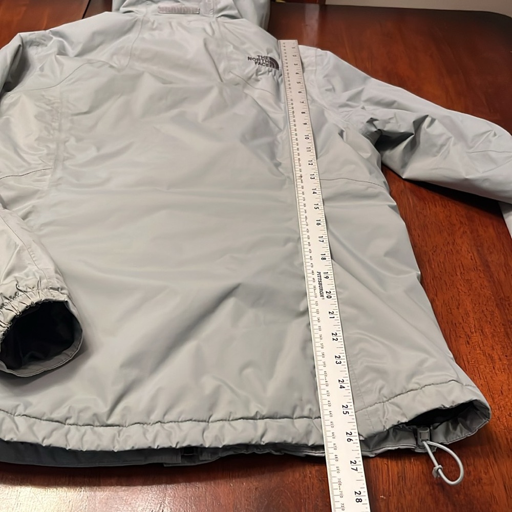 The North Face Women's Gray Hooded Jacket Raincoat Size Large - Picture 9 of 11